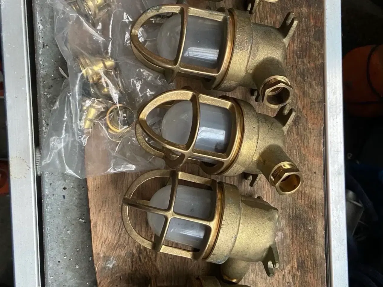 Billede 1 - 5x messing skotlamper / bulkhead cage lights –