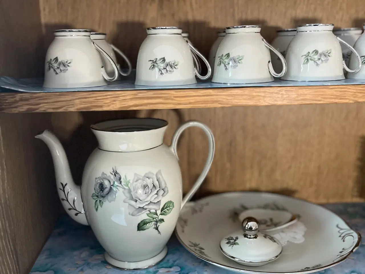 Billede 1 - KMP sort rose kaffestel 