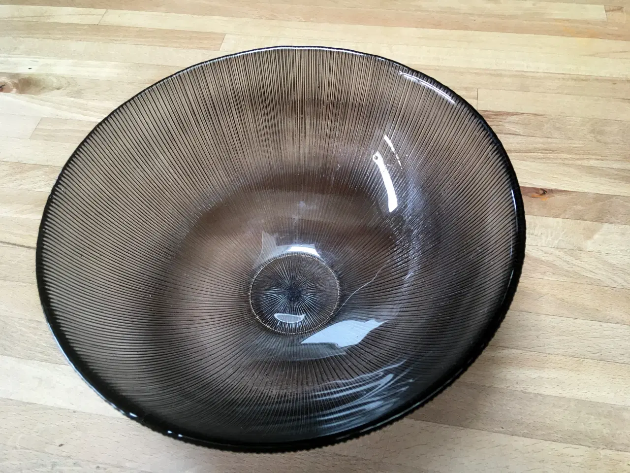 Billede 2 - Glasskåle, farvede i presset glas