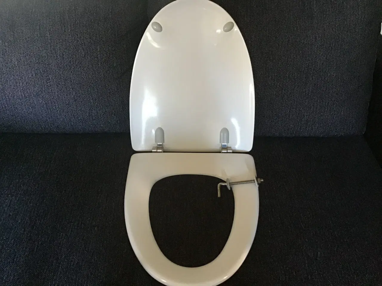 Billede 2 - Toilet sæde ifø sign.Fejler intet