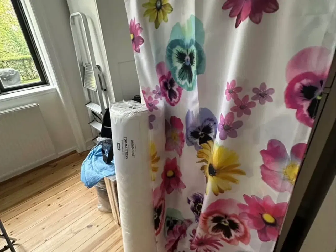 Billede 1 - Badeforhæng og 2 badehåndklæder