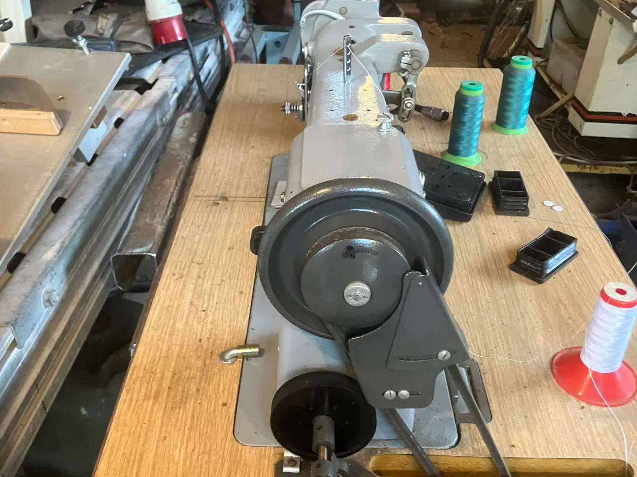 Billede 2 - Symaskinen 