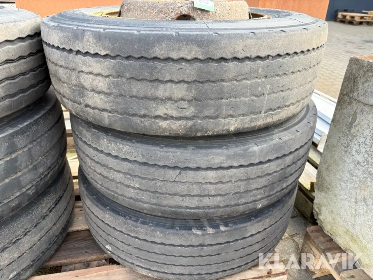 Billede 10 - Dæk med fælg 12 stk