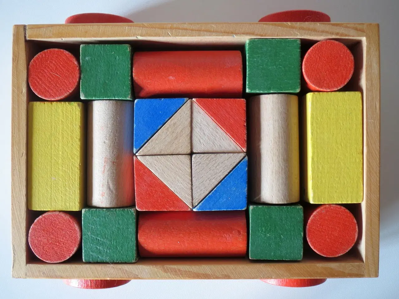 Billede 2 - Klodsvogn med farvede klodser