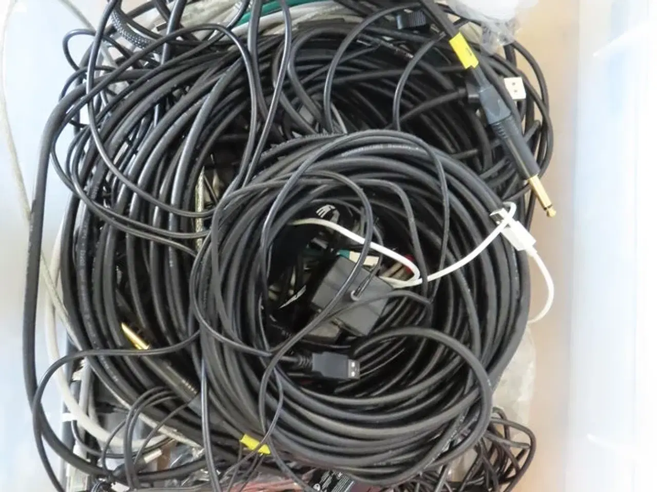 Billede 6 - Palle med rester fra TC ELECTRONIC