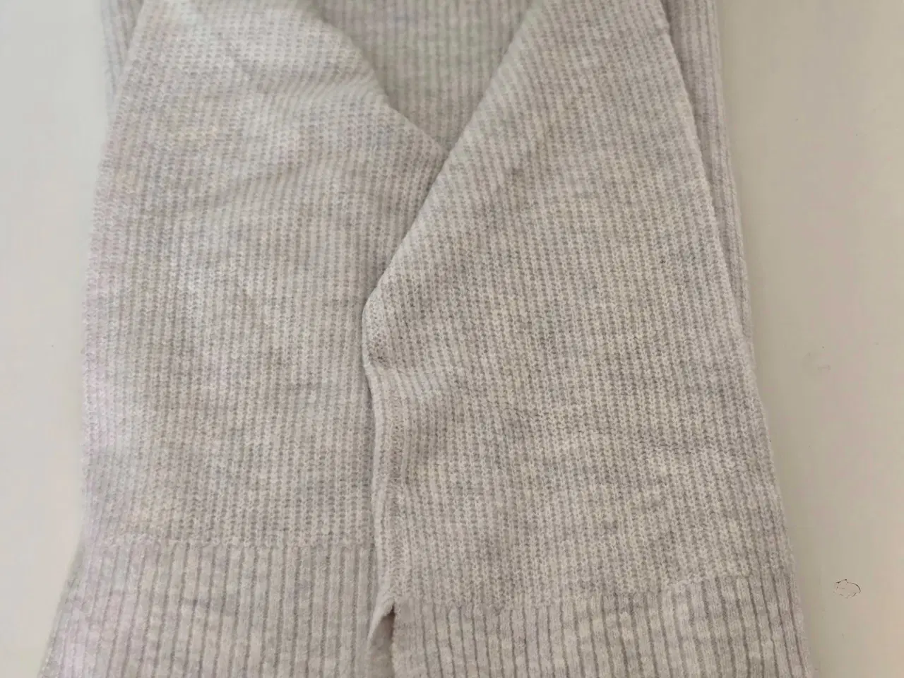 Billede 6 - 2stk.Rigtig fine Bukser.,2stk  striktrøjer 