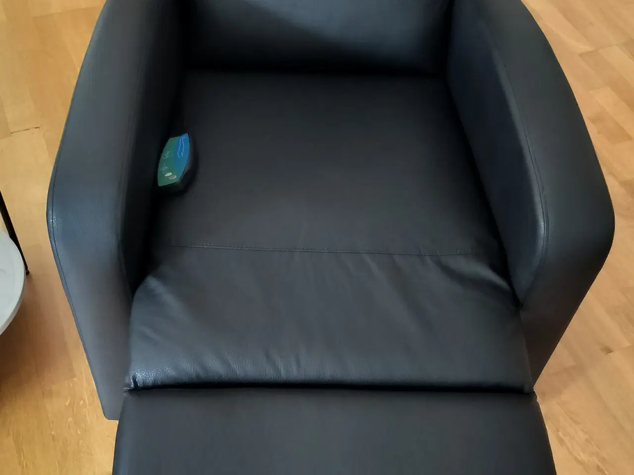 Billede 1 - MASSAGE CHAIR  ELECTRIC RECLINES MANUALLY 