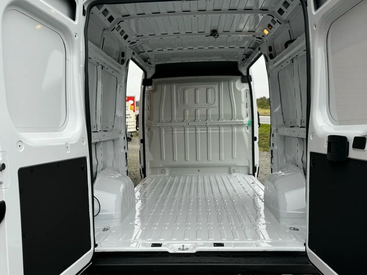 Billede 20 - Opel Movano XE Van Van Movano XE Van 35 L2H2 BHDi 140 A8 2.2 BlueHDi 140 Aut L2H2 Aut Automatisk