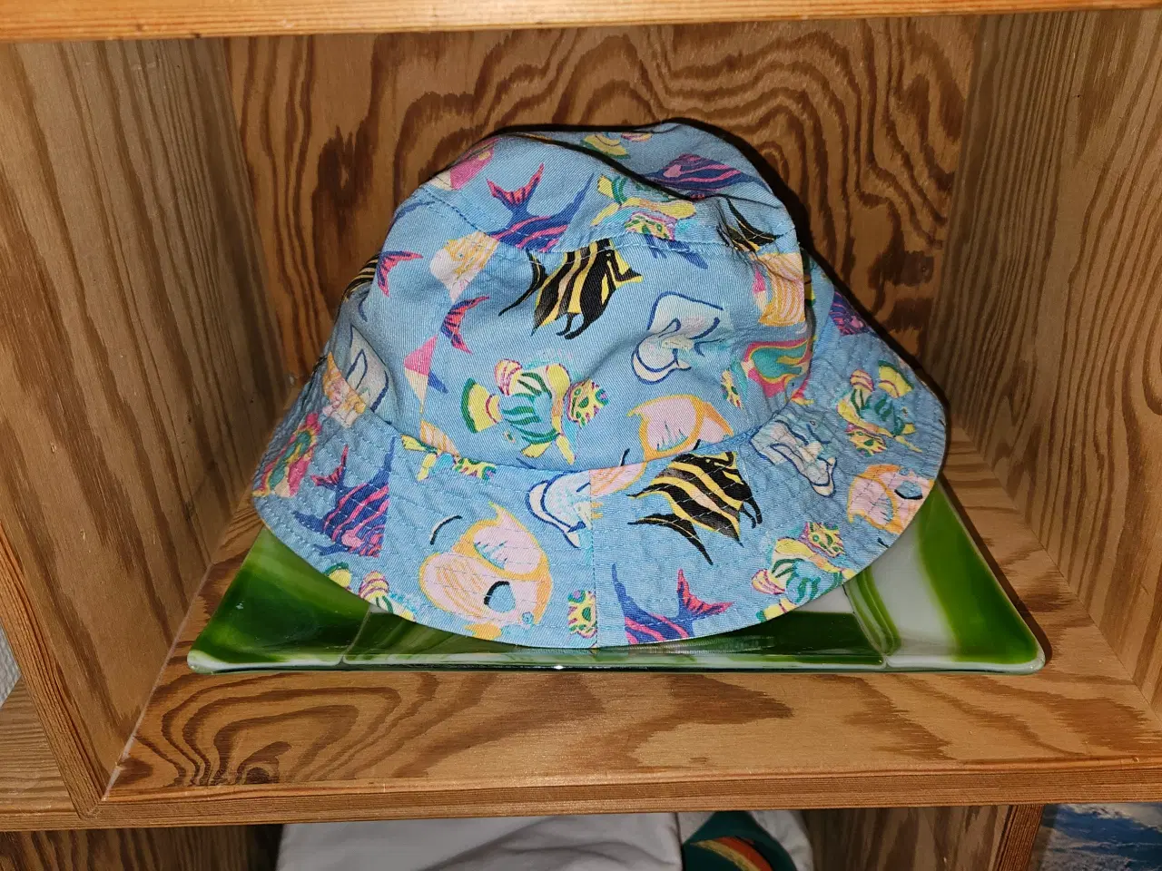 Billede 4 - Blandet landhandel: spejReoler, hvidt service, DVD