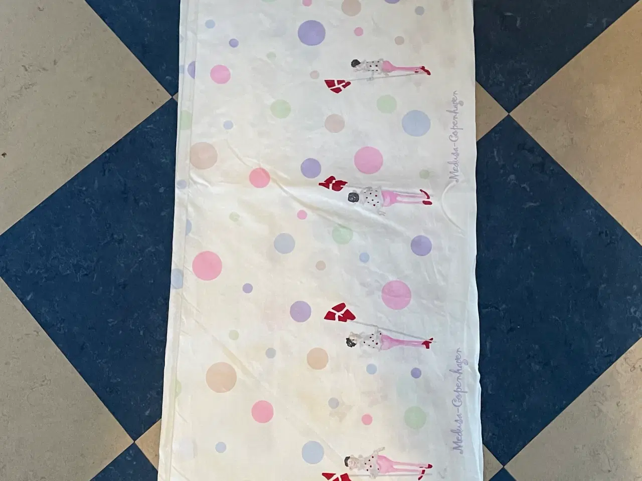 Billede 1 - Medusa Copenhagen fødselsdagsdug