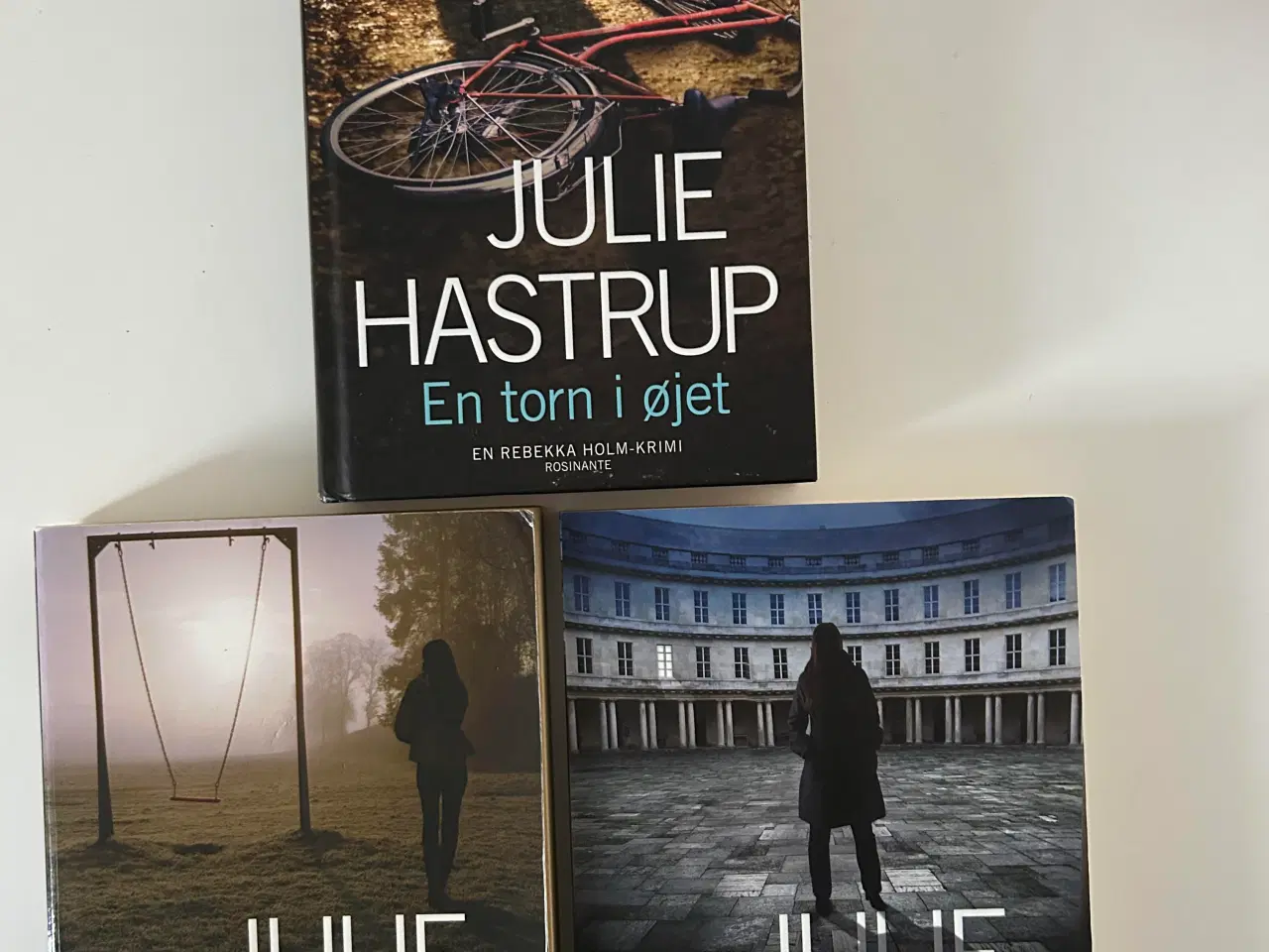 Billede 1 - En torn i øjet af Julie Hastrup