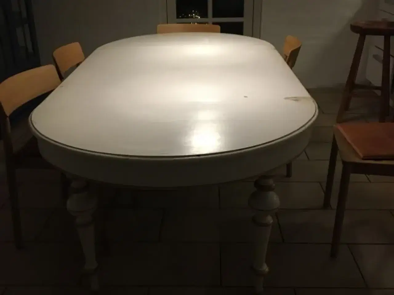 Billede 1 - Gammelt fint spisebord med 5ben