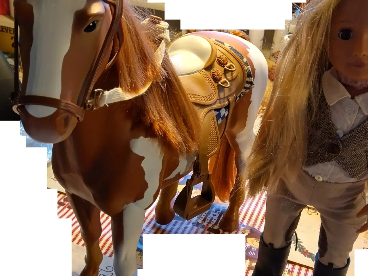 Billede 3 - Stor Dukke og Hest