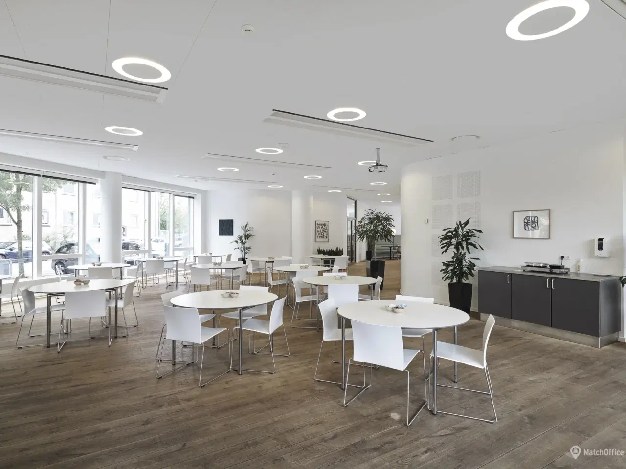 Billede 3 - Flerbrugerejendom med fælles kantine og mødecenter på Frederiksberg