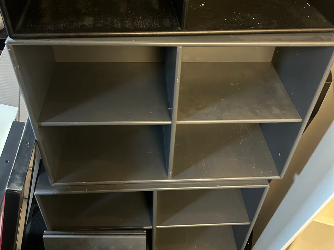 Billede 2 - Diverse Montana reoler inkl. ophæng, sokler