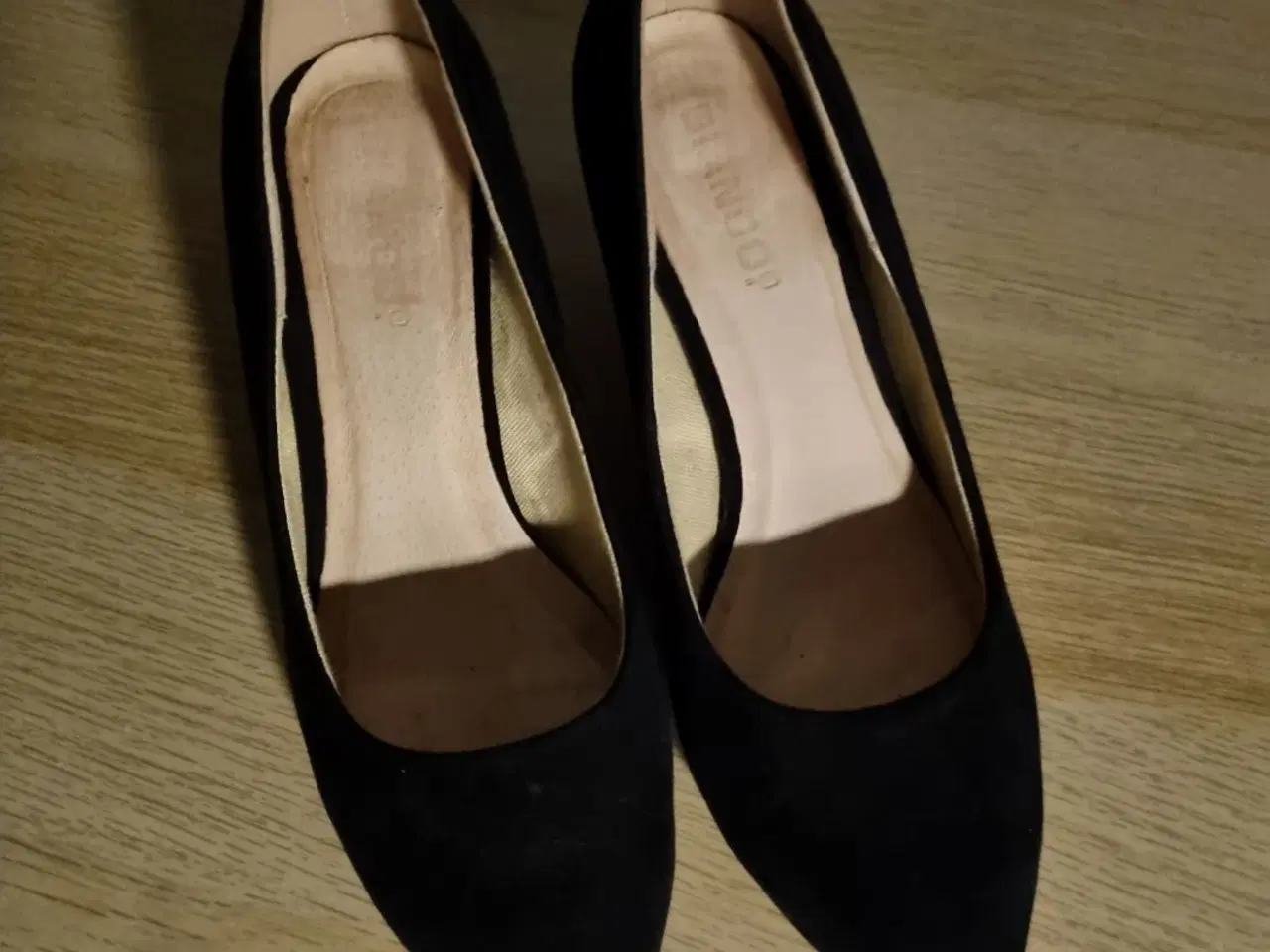 Billede 8 - Bianco pumps i sort læder/ruskind 