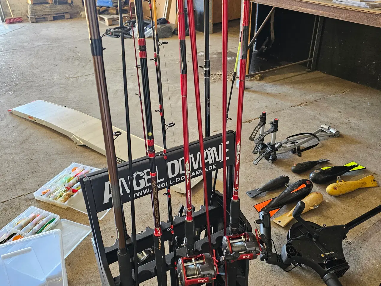 Billede 4 - 8 Hav og Pilk stænger med hjul sælges