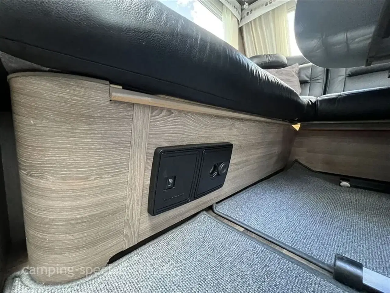 Billede 12 - 2017 - Kabe Royal 740   Kabe Royal 740 E TDL KS kan nu ses hos Camping-Specialisten.dk