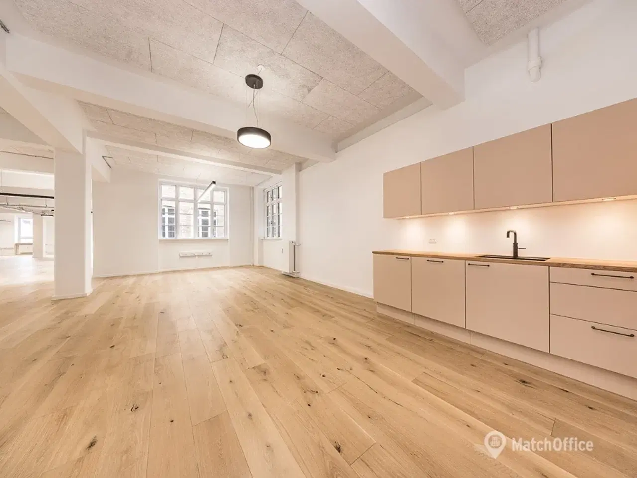 Billede 8 - 372 m² kontor med skønne caféer foran ejendommen