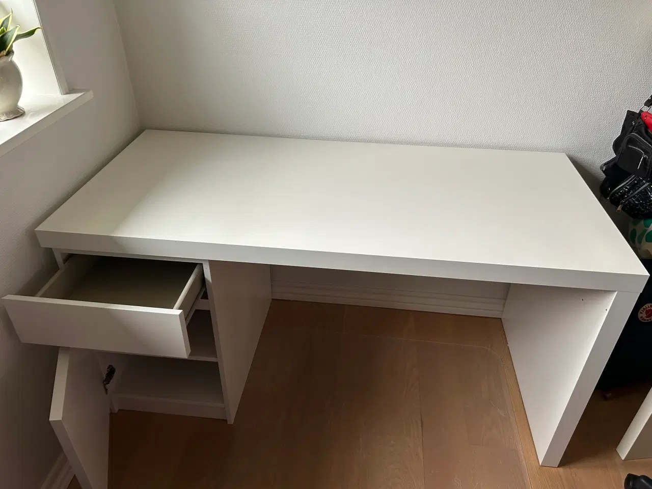 Billede 4 - IKEA Malm skrivebord