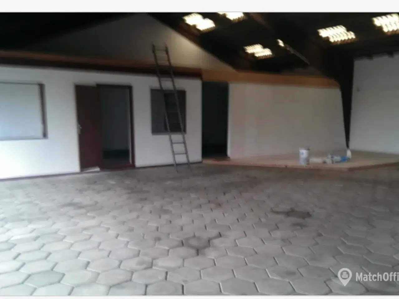 Billede 3 - Lagerhal med mange muligheder udlejes!