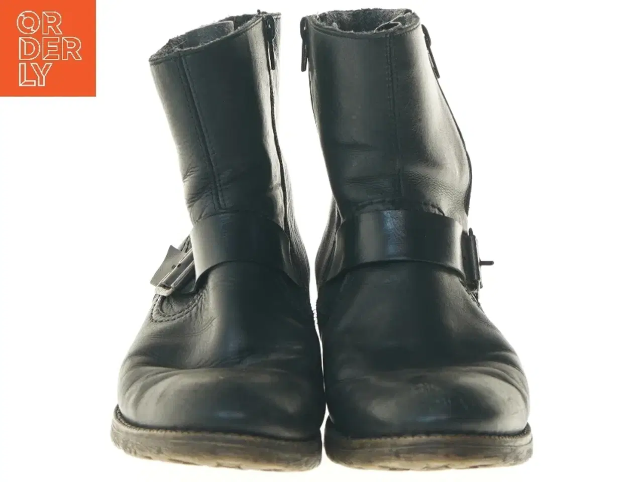 Billede 2 - Sort læderstøvler med spænde og lynlås, størrelse 40 fra Rieker (str. 40 )
