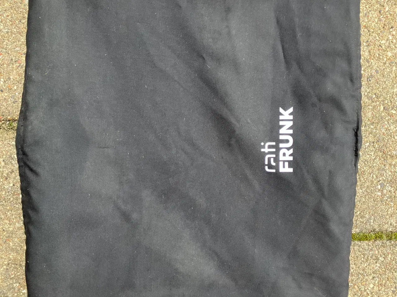 Billede 2 - Dacia Spring - frunk, måtter, ladekabel