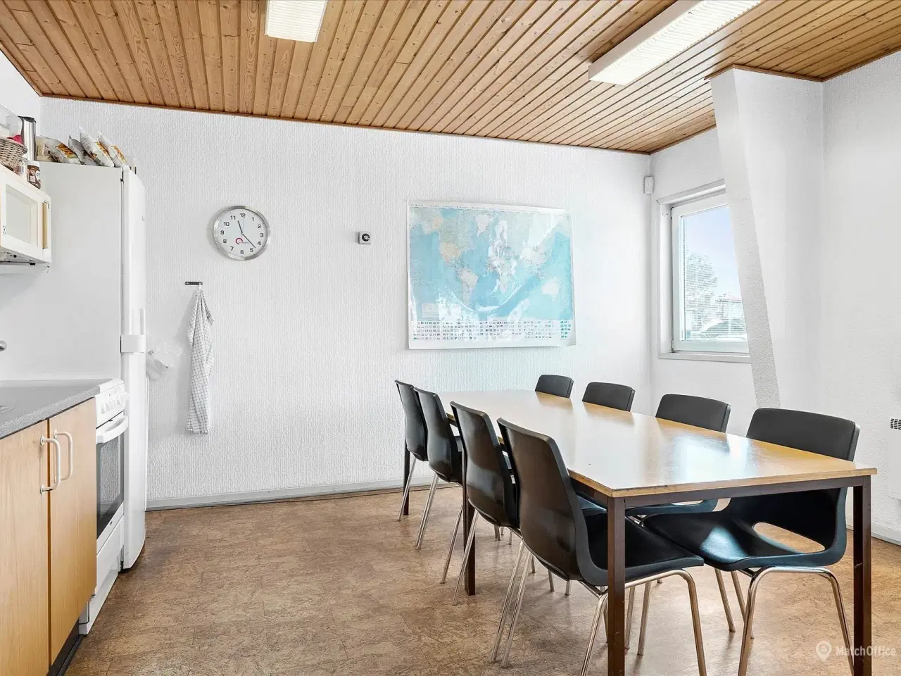 Billede 13 - Bilforretning med meget udenomsplads