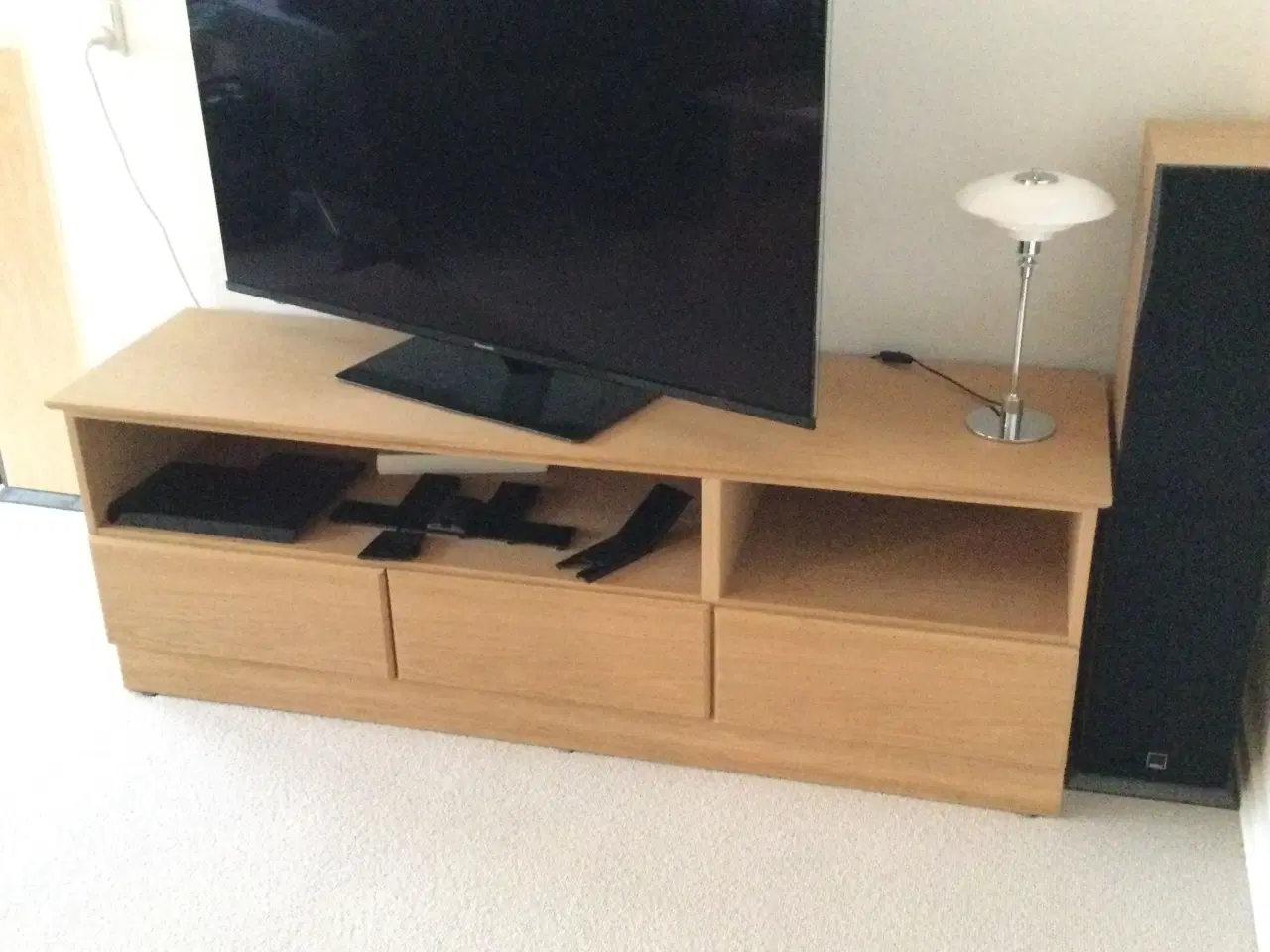 Billede 1 - TV bord egetræ finer