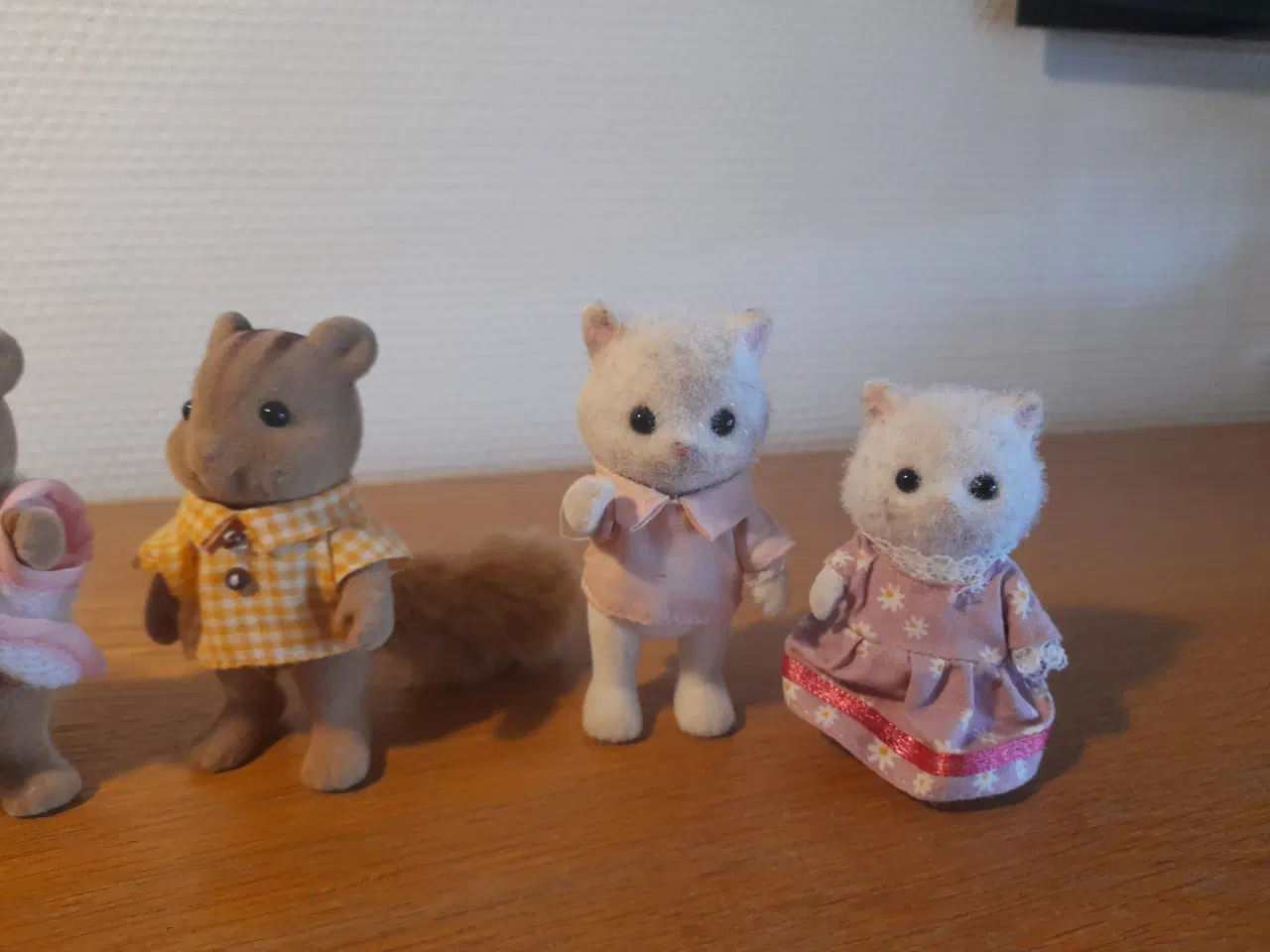 Billede 2 - Sylvanian families 5 figurer