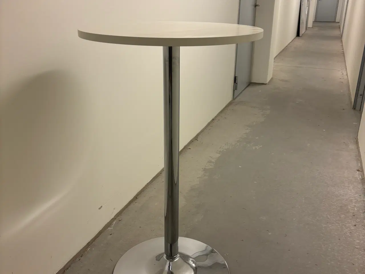 Billede 1 - Høj rundbord Ø 60 og 102 høj sendes ikke 