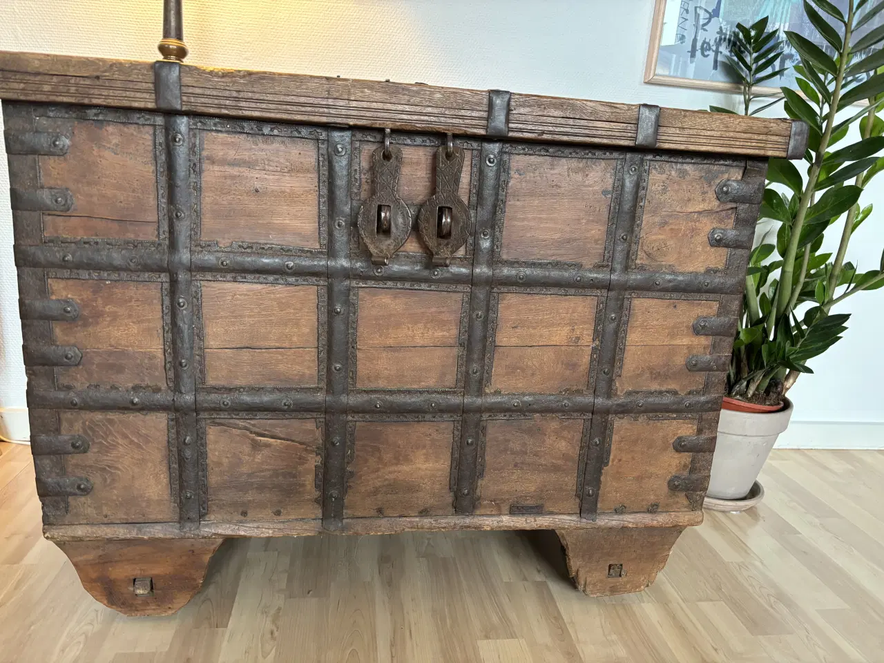 Billede 1 - Kiste i mørkt træ