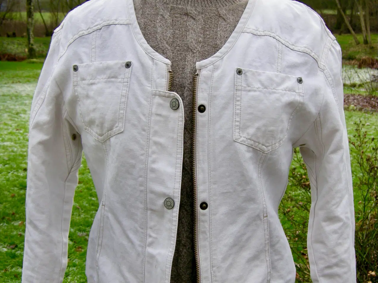Billede 1 - Denimjakke fra Prèt i bomuld og hør, Str. 38, Sand