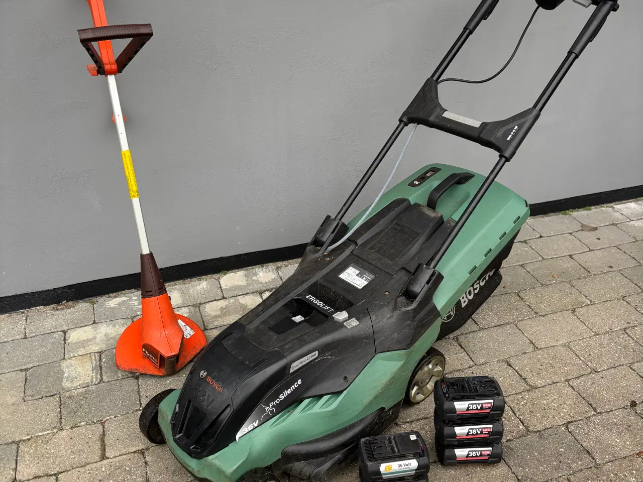 Billede 1 - Bosch Advanced Rotak 36v-950 Batteridrevet