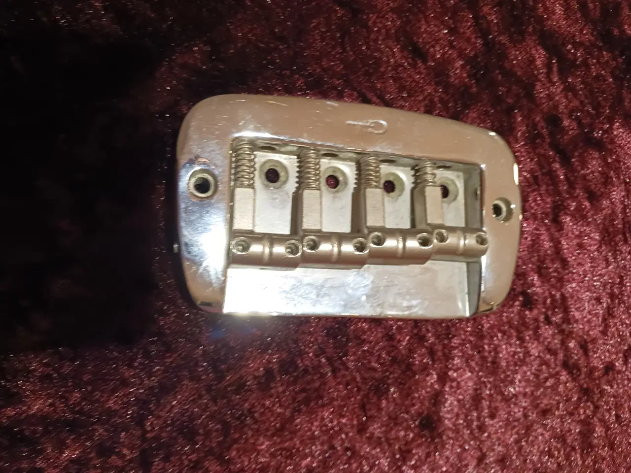 Billede 2 - G&L LB-100 bridge/bro/stol + stemmeskruer