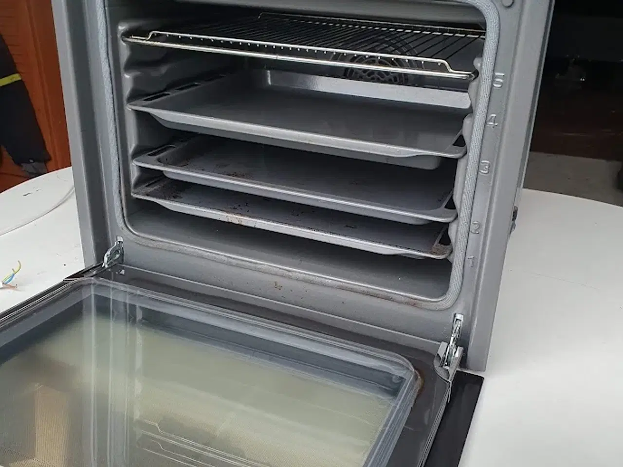 Billede 4 - Siemens indbygningsovn med varmluft funktion
