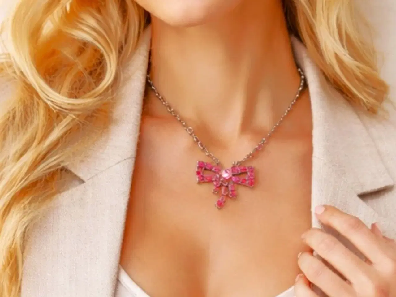 Billede 5 - Halskæde med pink bling
