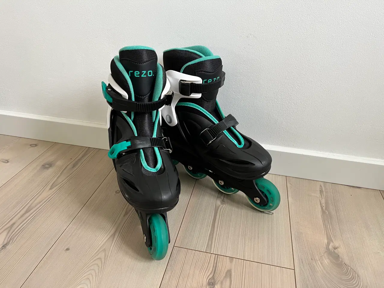 Billede 2 - Inliners, Rulleskøjter, Rezo, Justerbar, Str 36-40
