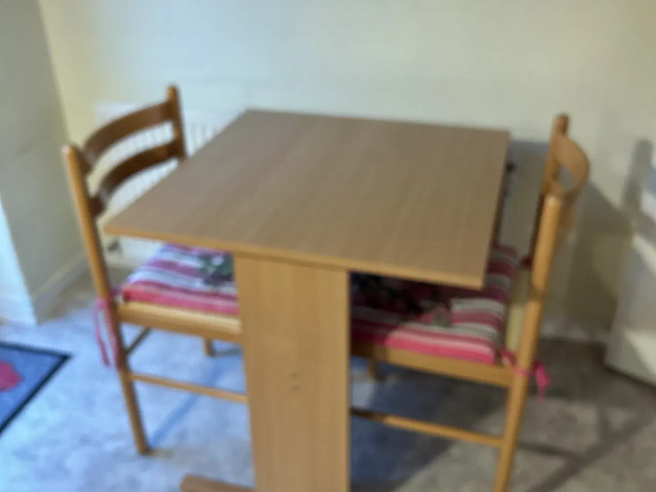 Billede 1 - Spisebord