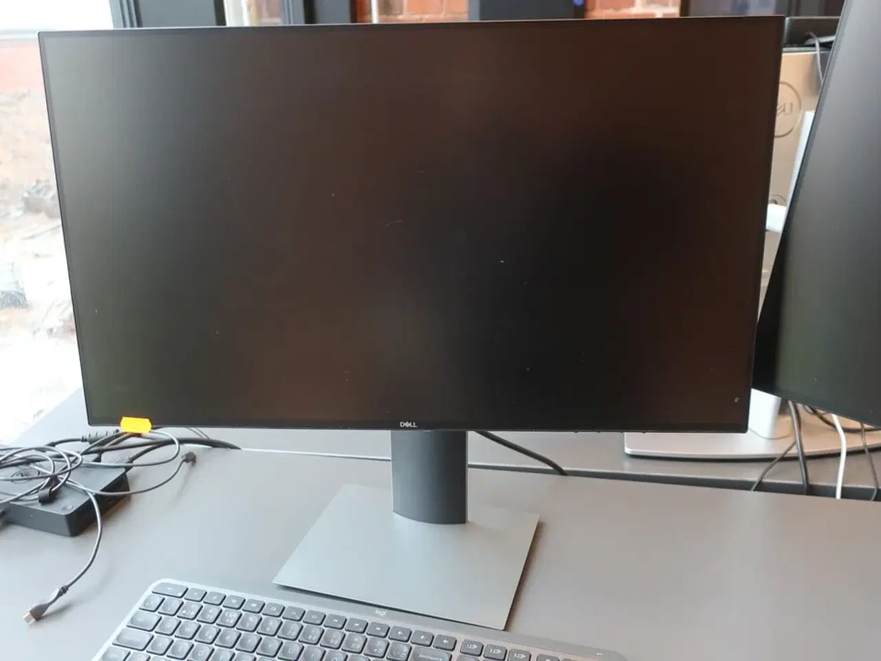 Billede 3 - 2 stk. 24" DELL skærme samt dockingstation og tastatur