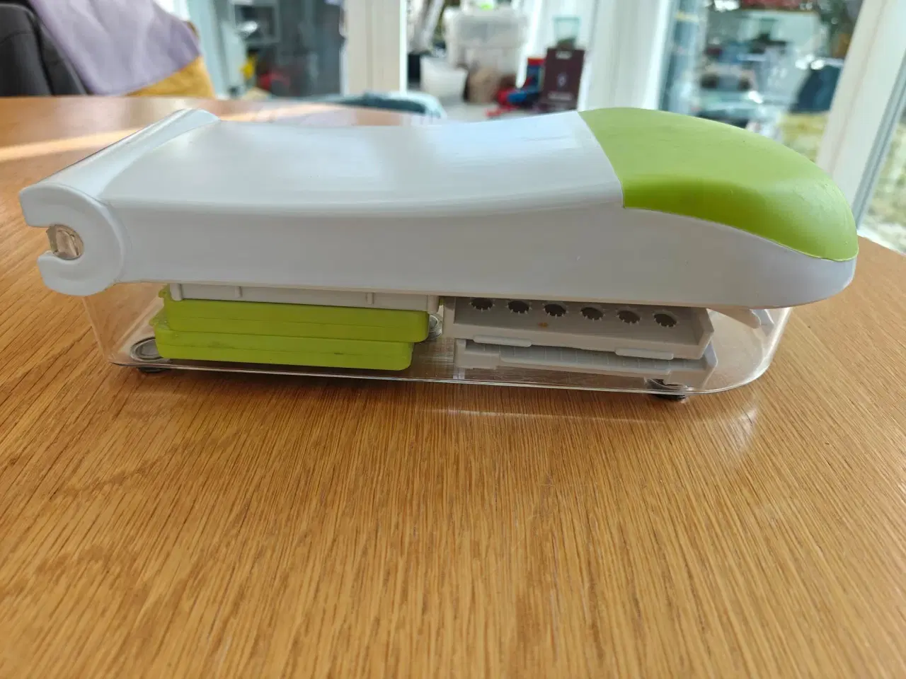 Billede 9 - Rivejern med opsamlinsbeholder