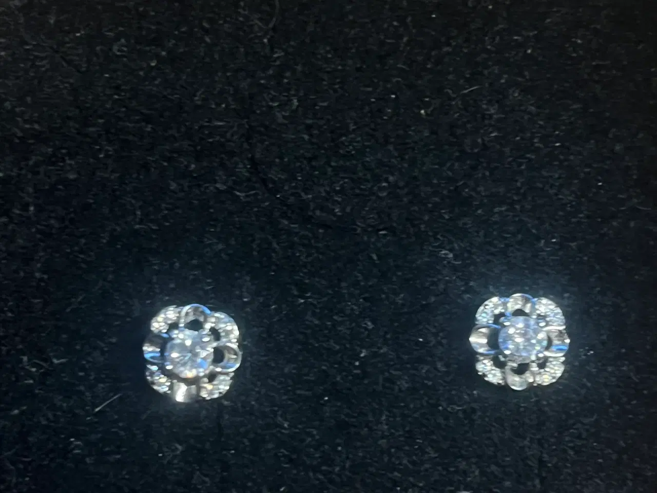 Billede 1 - 925 sterling sølv ørestikkere med diamanter