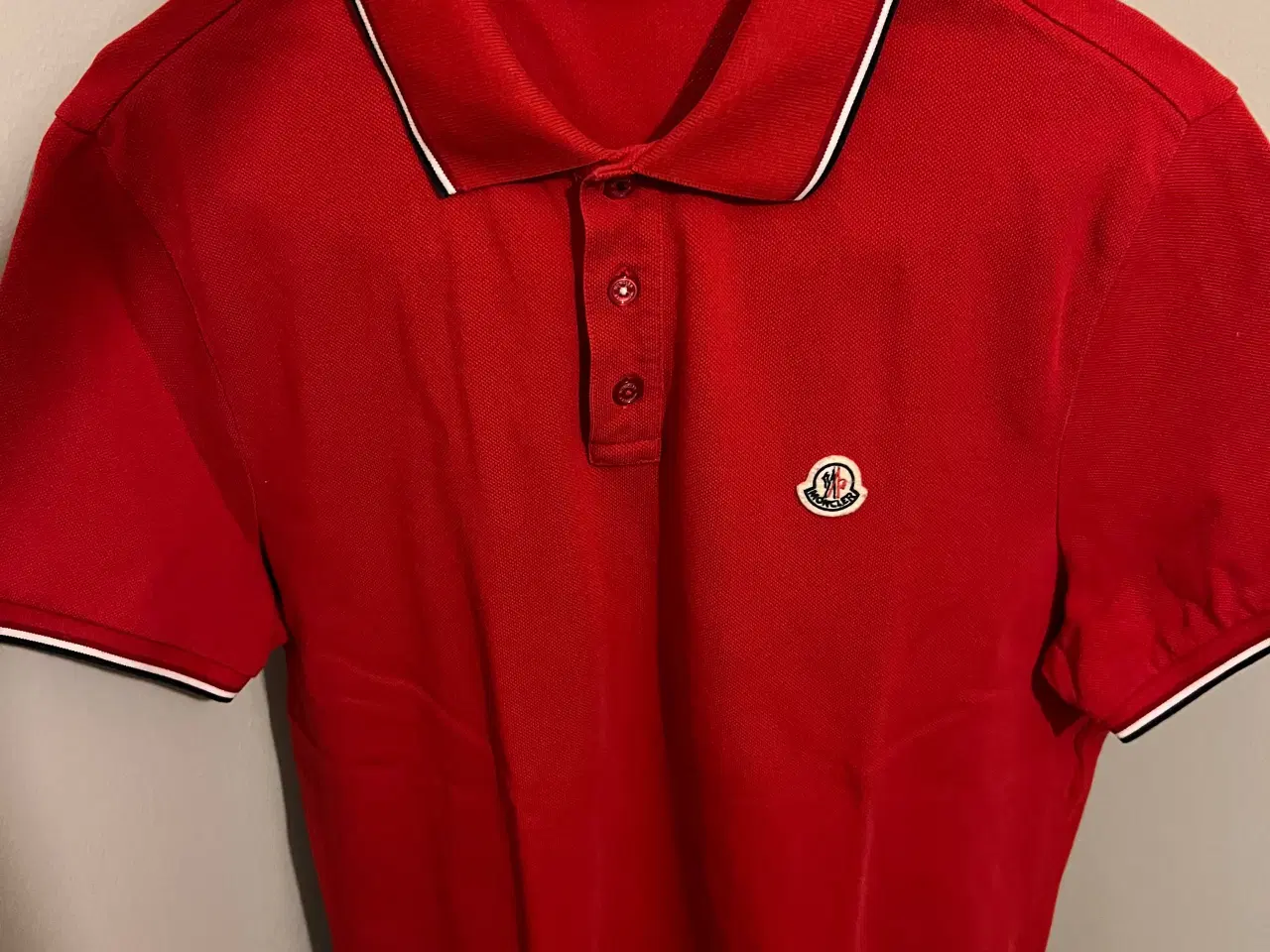 Billede 1 - Moncler polo t-shirt. SOLGT