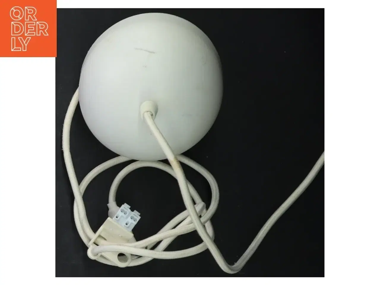 Billede 4 - Hvid loftlampe fra IKEA (str. Ø 12,5 cm)