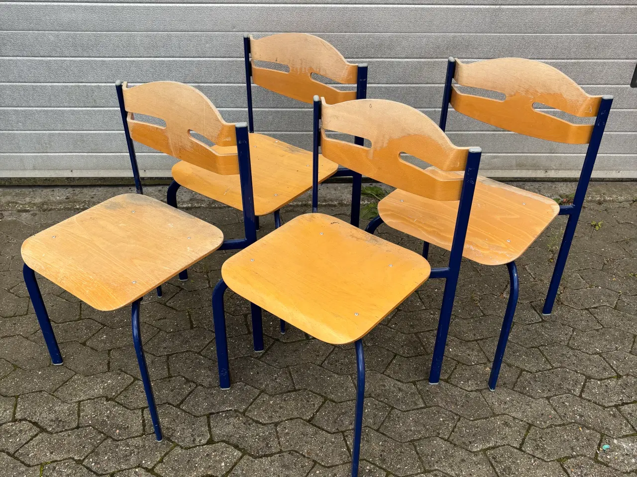 Billede 1 - 4 stole / stabelbare - Pris for alle