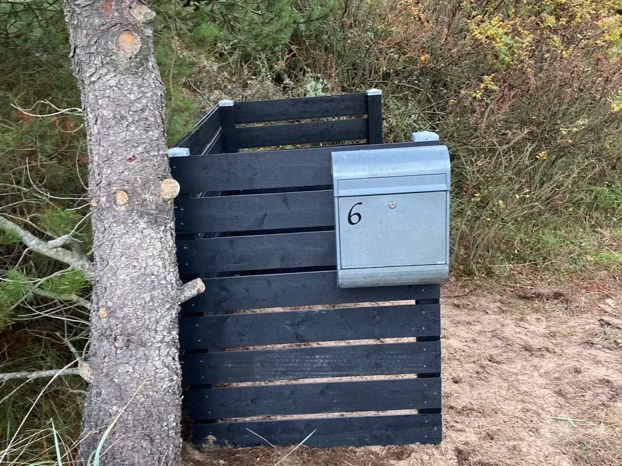 Billede 2 - Skraldespands skjuler 