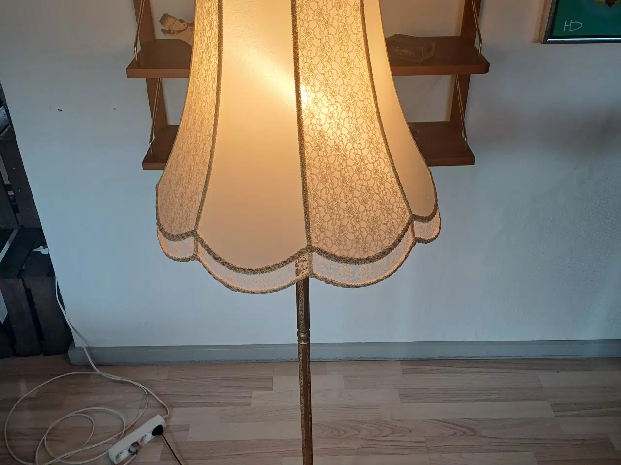 Billede 2 - Dansk standerlampe i messing.