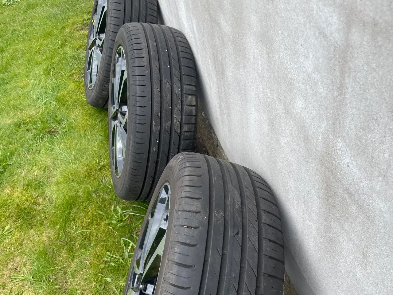 Billede 3 - Komplet fælge og sommerdæk 