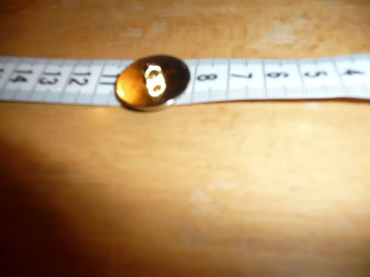 Billede 3 - 1 flot metal knap der er glaseret, gamme