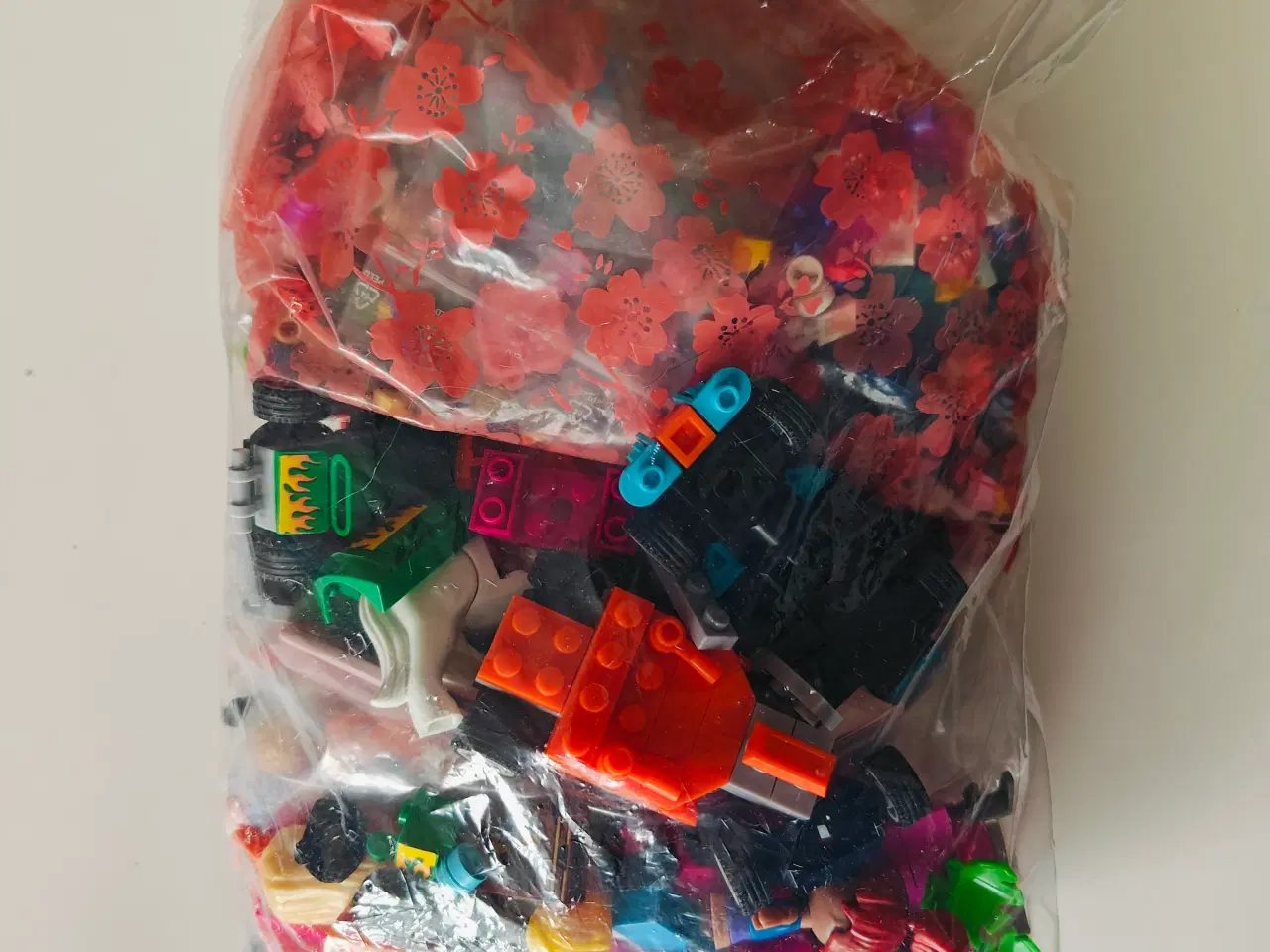 Billede 2 - 800 gram Blandet Lego og Sluban klodser